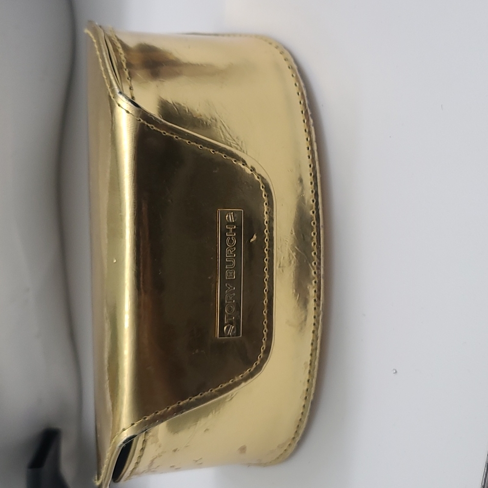 Tori Birch Sunglasess and Gold case